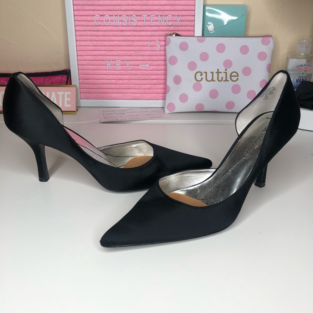 Pointed Black Heels 💋